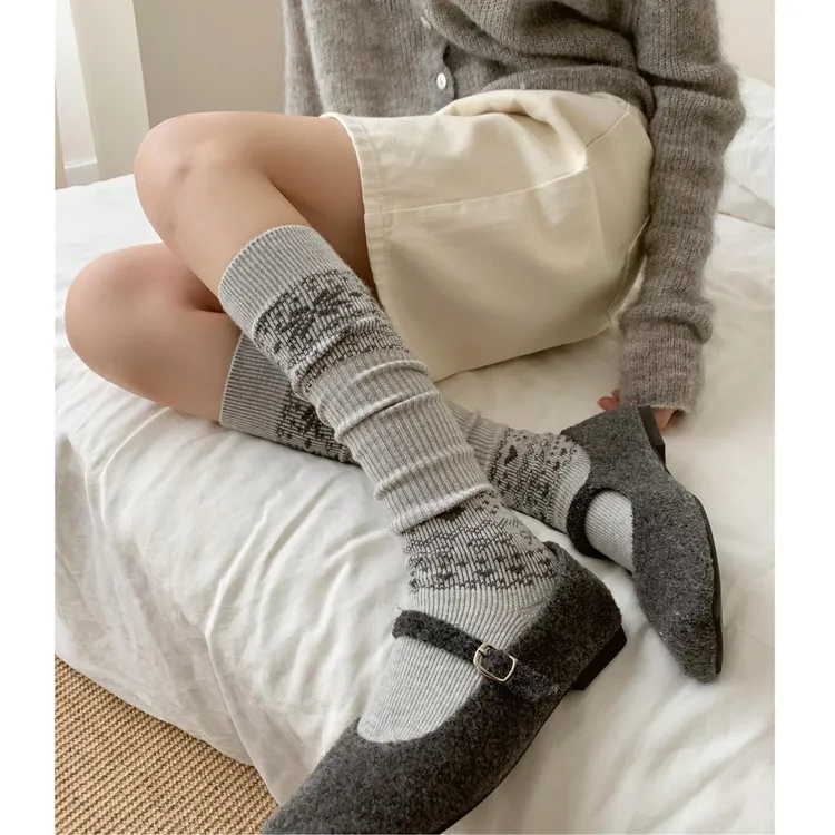 北欧复古羊毛小腿袜女秋冬保暖灰色堆堆袜日系甜美奶白色中筒袜
