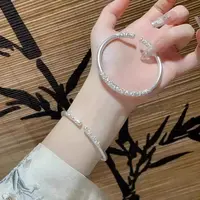 999.9银卷草纹古法开口手镯