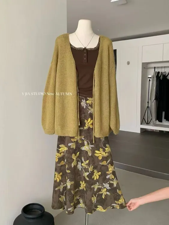 恩妮家【秋日集】三件套慵懒风针织开衫显瘦蕾丝背心气质碎花半身裙