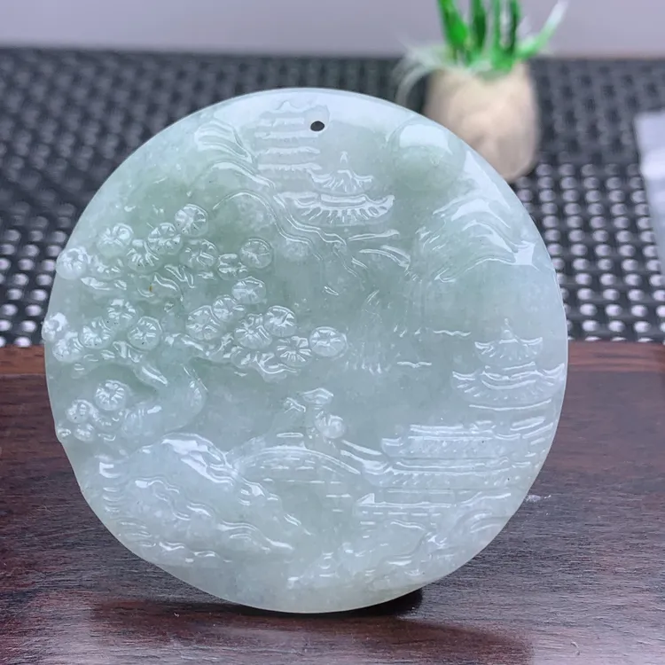 缅甸天然a货翡翠圆形山水牌吊坠挂坠仿古雕刻精雕百搭精美飘绿