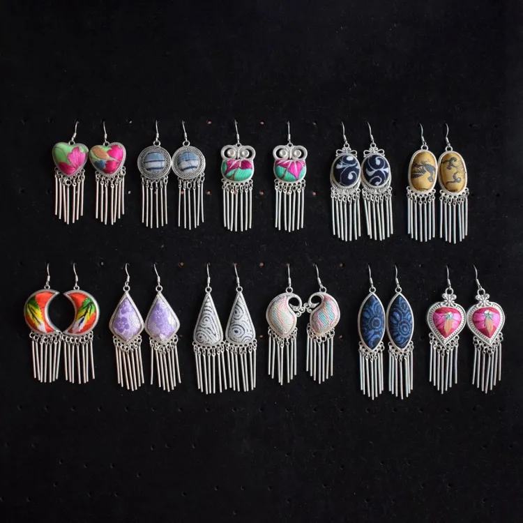铜合金耳饰 民族手工绣蜡染圆针长款流苏女个性复古动物爱心月亮