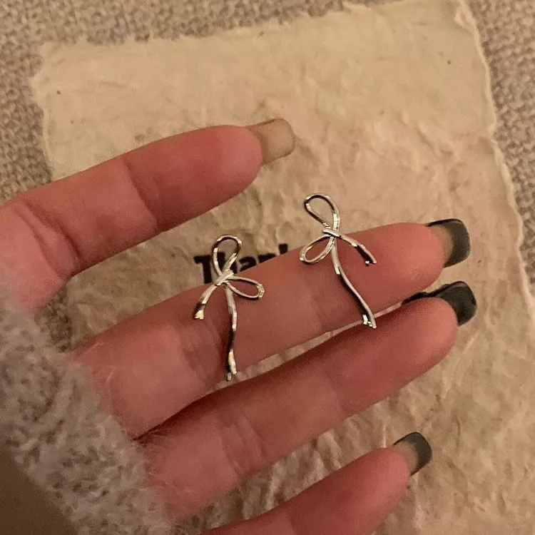 气质时尚线条蝴蝶结耳钉新款爆款高级感耳环女小众设计感耳饰1416