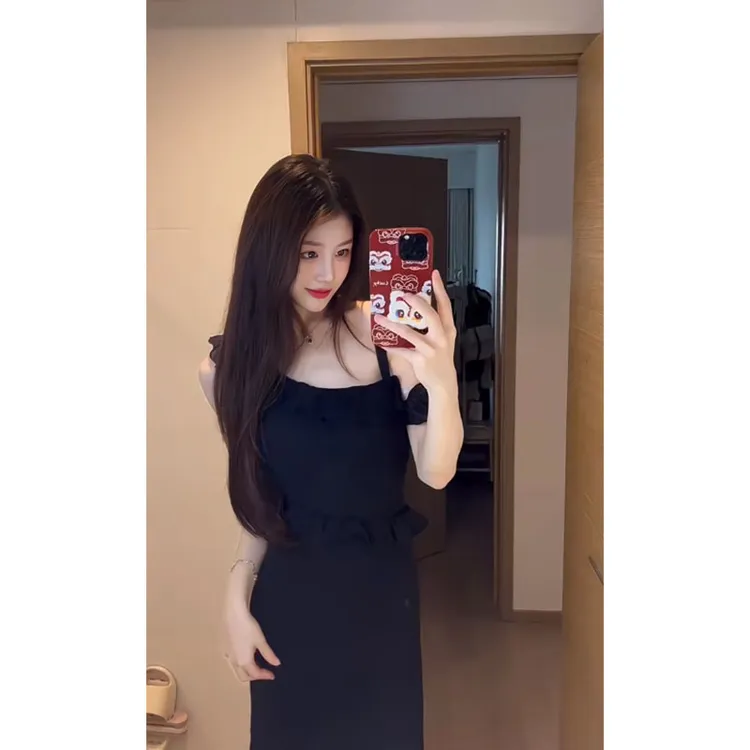 韩系高级感气质时尚不对称荷叶边连衣裙显瘦百搭斜肩小众休闲长裙