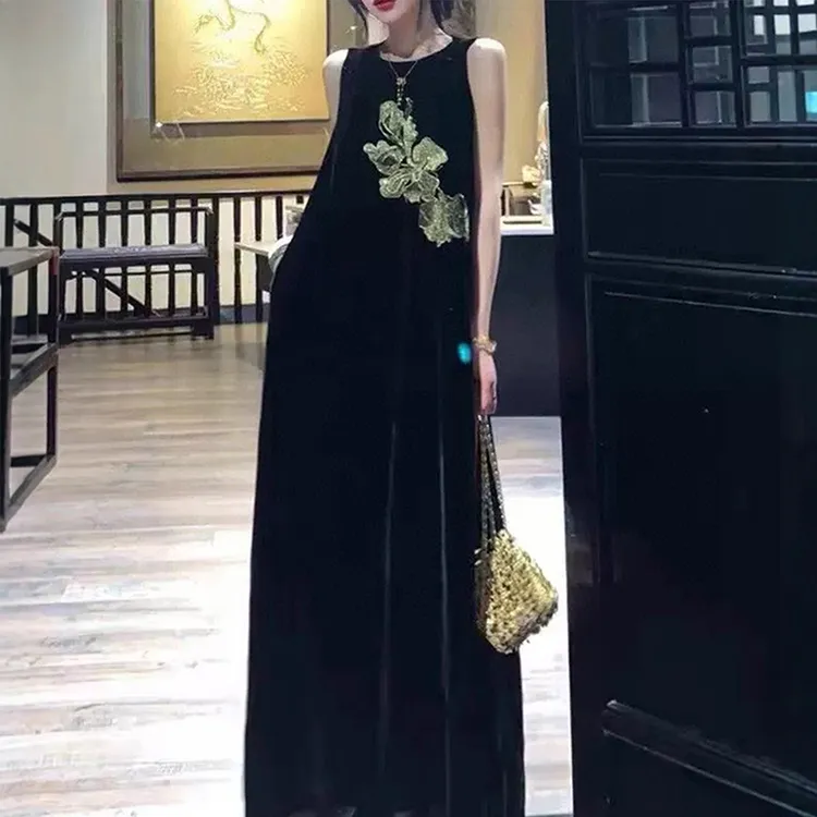 欧洲站金线刺绣丝绒长款连衣裙2025秋季新款潮流大方显气质长裙潮