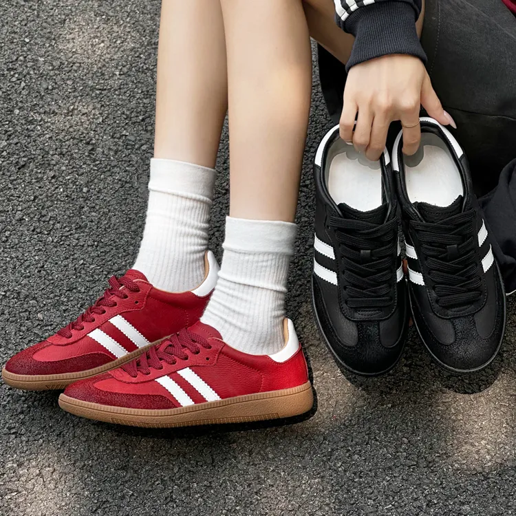 头层牛皮黑色网红款德训鞋女款爆款2025新款百搭秋冬加绒红色板鞋