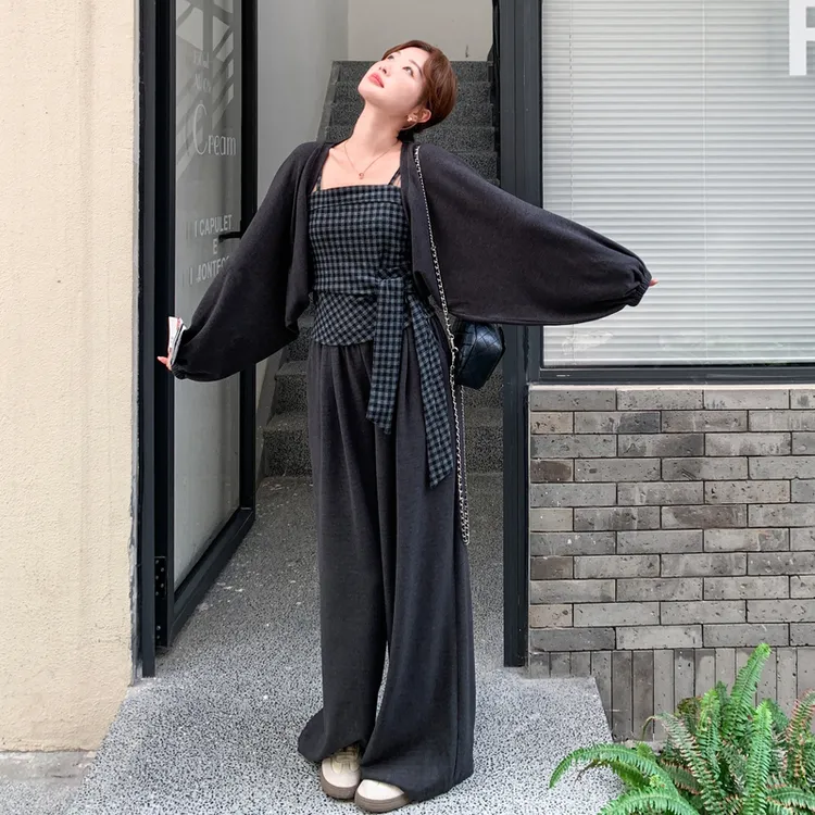 灰色韩系慵懒松弛感休闲套装女2025秋季开衫格纹吊带阔腿裤三件套
