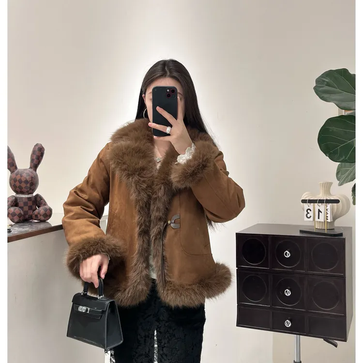 韩版东大门短款时尚麂皮绒拼接毛毛加厚外套5D2055MHC