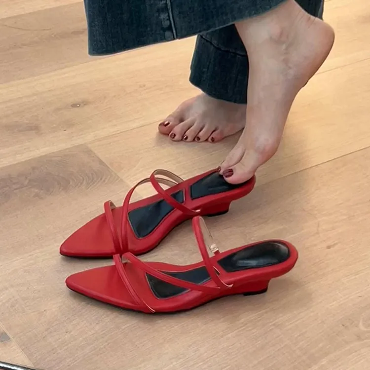 版~尖头一字带气质坡跟凉鞋女法式复古外穿夏季百搭拖鞋