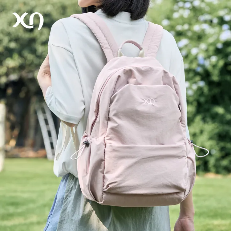 新町新款初高中大学生书包双肩包女轻便旅游背包大容量旅行电脑包