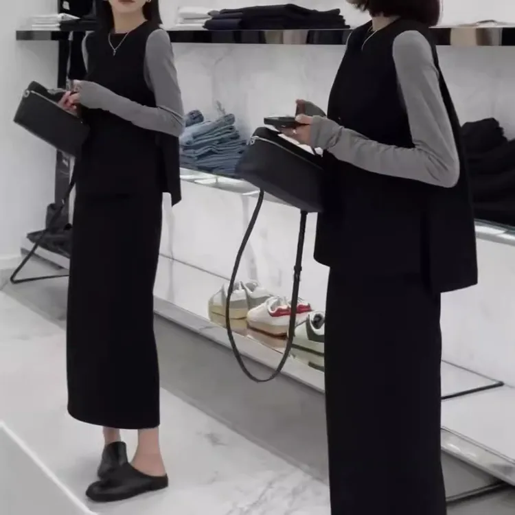 极简主义慵懒简约后背纽扣马甲半身裙大码女装