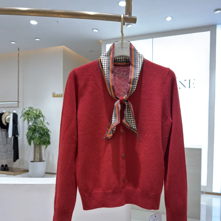 25413253【高斯雪岚】秋冬新款高品拼接港风气质百搭长袖绵羊毛毛衣