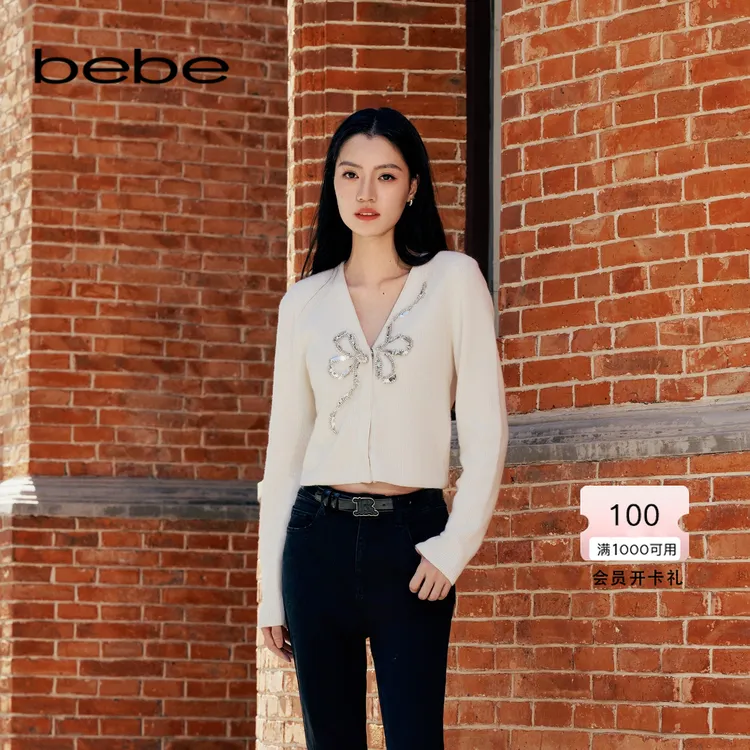 bebe2025秋冬新款V领含羊毛修身显瘦蝴蝶结修饰针织开衫430611
