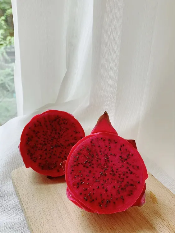 今日实拍～ 漂亮的火龙果  海南三亚京都一号红心火龙果