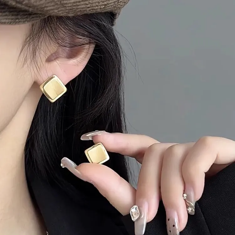 合金耳饰 S925银针金属拉丝菱形高级感小众设计耳钉通勤气轻奢