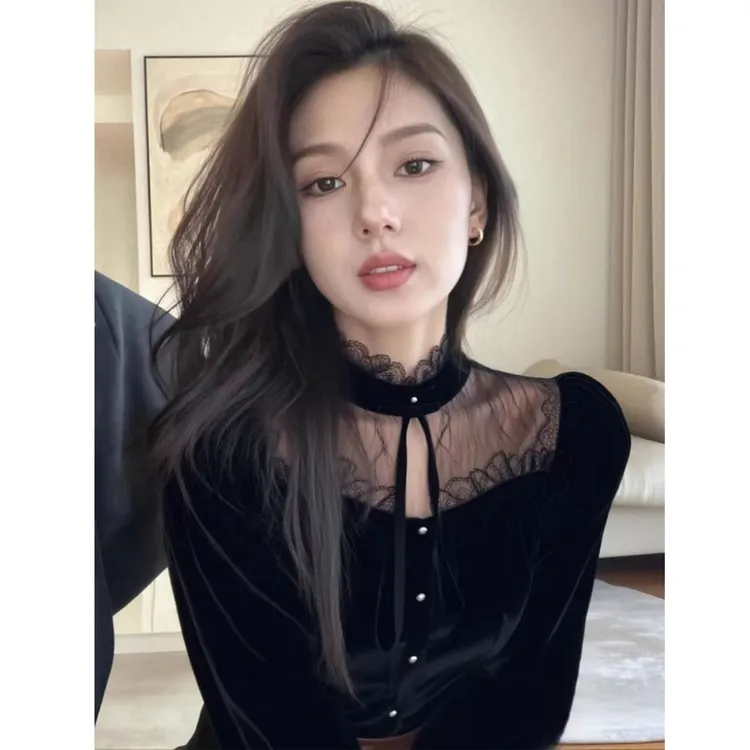 轻熟风黑色蕾丝拼接丝绒衬衫女秋冬2025新款设计感洋气减龄小衬衣