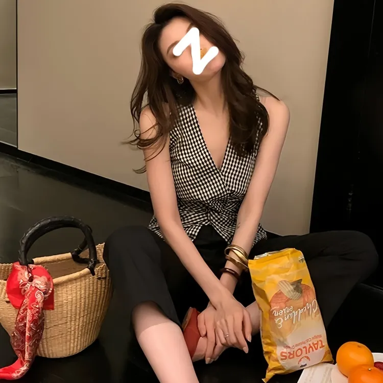 法式复古无袖格子背心女2025新款夏季设计感小众扭结显瘦洋气上衣