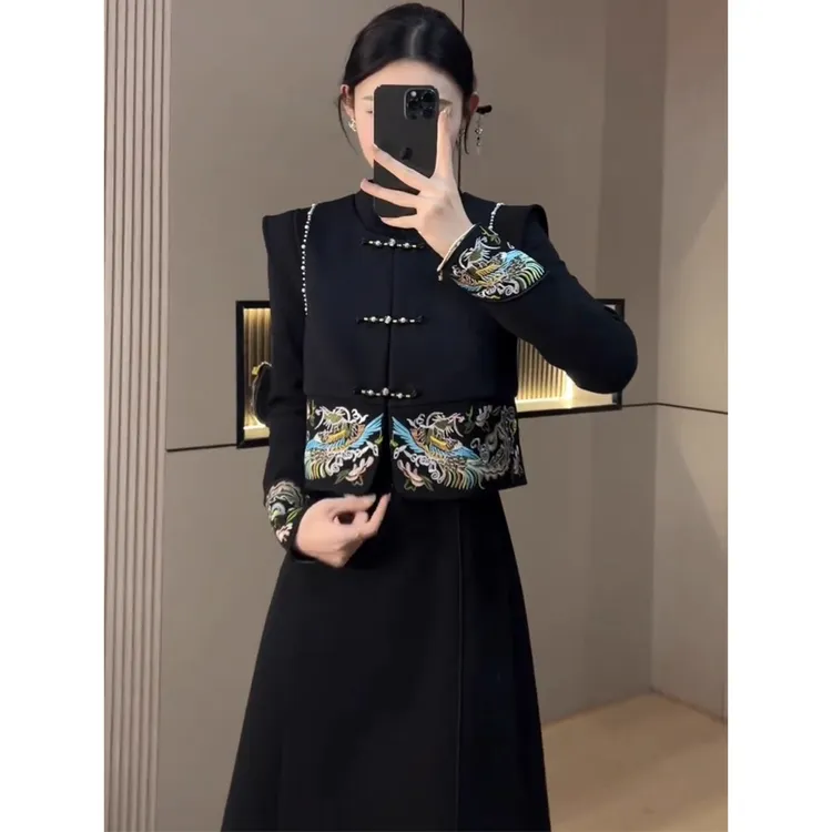 冬季新中式爆款网红套装裙2025新复古收腰显瘦重工刺绣马甲连衣裙