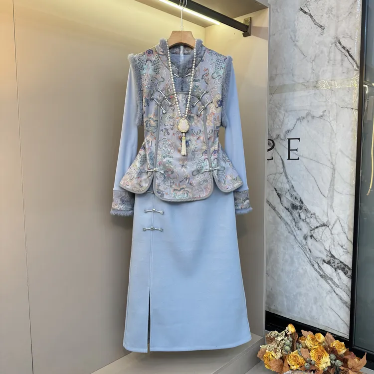 2025秋冬季新款新中式复古提花盘扣高级感内搭+马甲+半裙套装1825