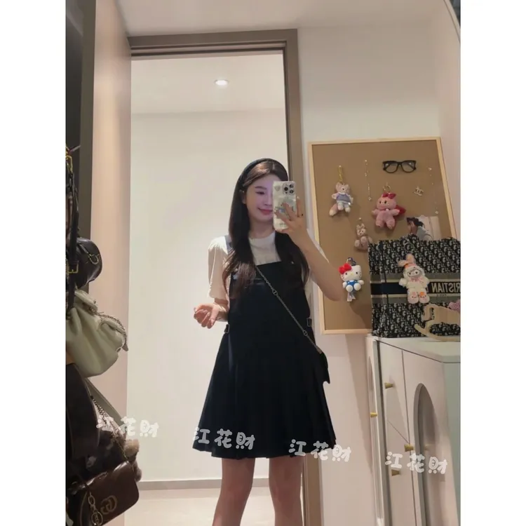 【周游夏日】减龄少女感重工百褶短款背带裙+刺绣提花短袖衬衫套装