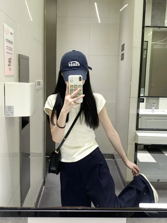 【风月】夏季时尚设计感白色上衣搭配黑色直筒长裤慵懒纯色杂志风女