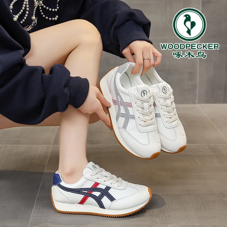 【新号】啄木鸟2025秋新款皮面软底轻便平底百搭阿甘跑步运动休闲鞋