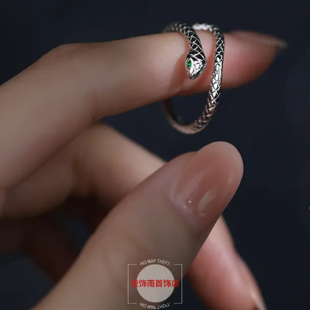 925银戒指 s925纯银灵蛇戒指女蛇骨戒可调节新年小蛇戒指金蛇尾戒