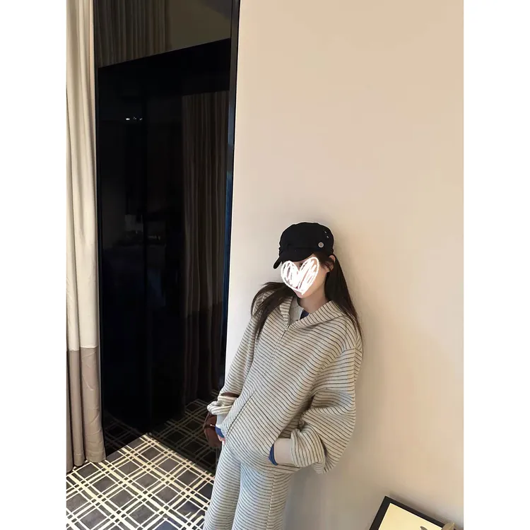 条纹连帽卫衣外套女秋季新款高腰直筒宽松长裤时尚两件套装