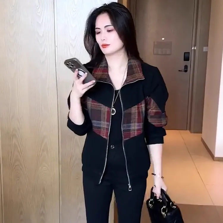 时尚设计感短款外套女2025秋季新款拼接格纹翻领显瘦休闲百搭上衣
