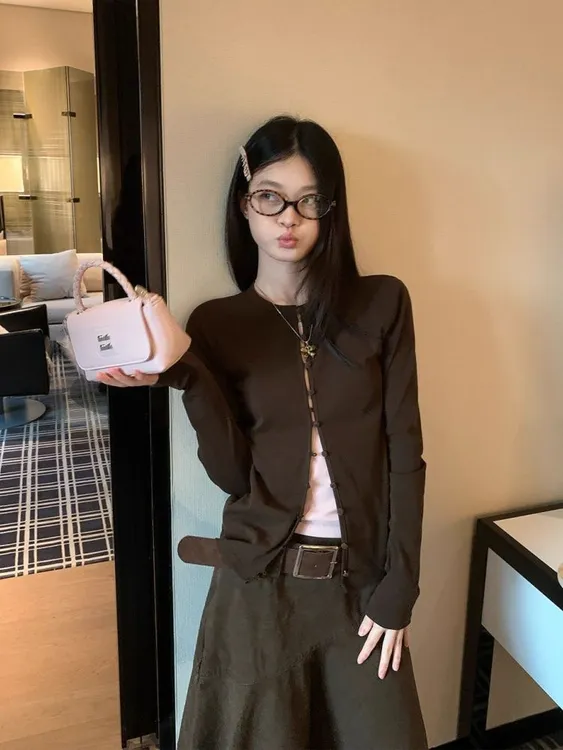 美式复古假两件长袖t恤秋季新款修身显瘦纽扣设计感撞色百搭上衣