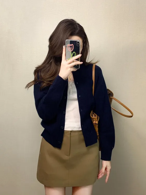 2025春季新款慵懒风复古宽松休闲圆领针织衫卡其色半身裙两件套