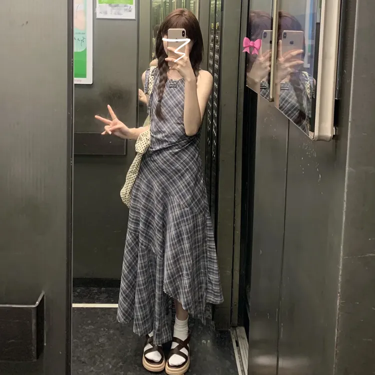 无袖格纹背心连衣裙子女夏季2025新款气质绝美海边度假长裙3469