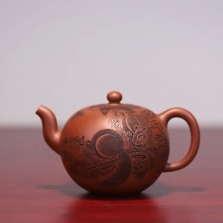 一粒珠，中华神刀·国工杨喜雨，原矿底槽清，精刻松鼠，容量310cc