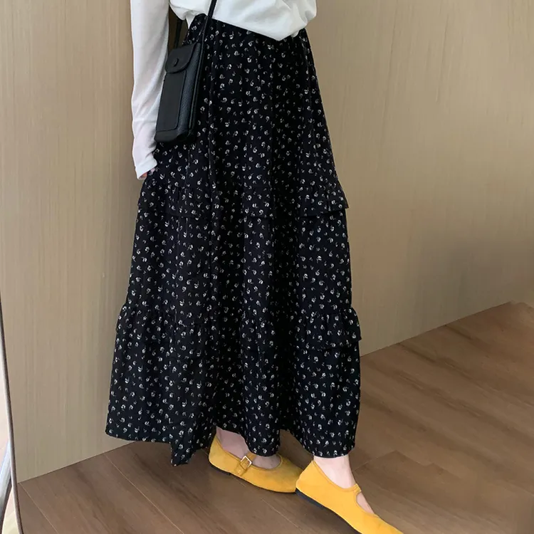韩系温柔风气质黑色碎花半身裙女秋冬季高腰垂感温柔风蛋糕长裙子