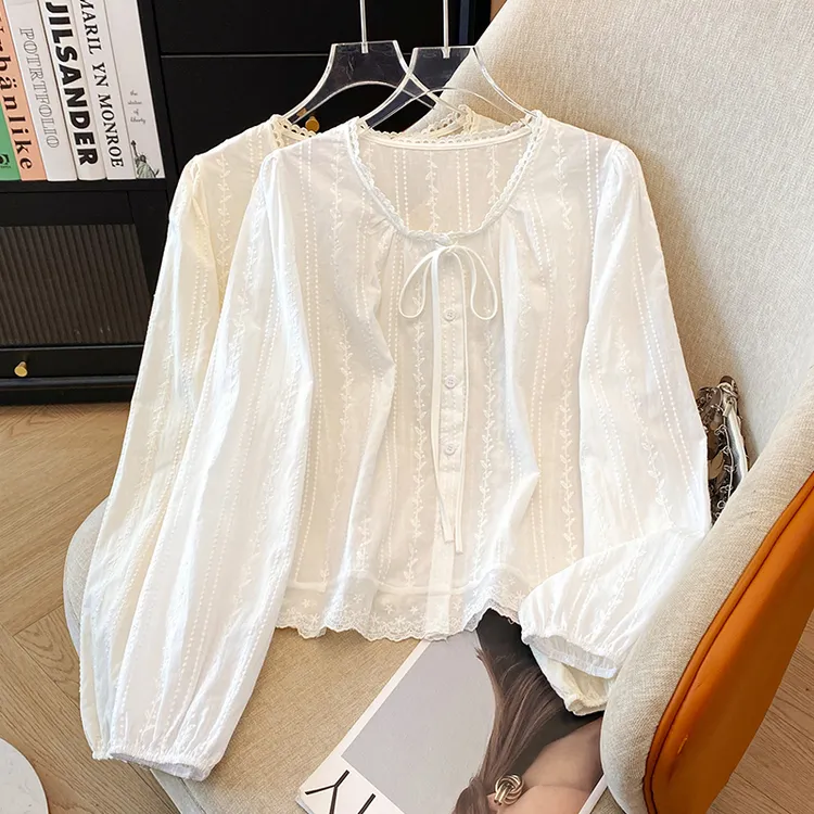 2025春秋季新款宽松显瘦白色刺绣蕾丝圆领系带衬衫女长袖内搭上衣