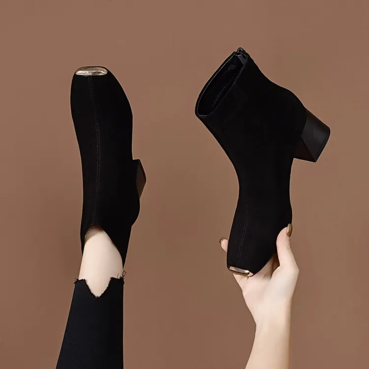 羊皮铁包头气质绒面短靴2025年秋冬新款方头粗跟加绒百搭中跟女靴