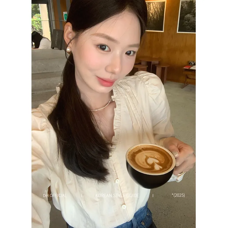 DH OFFICIAL大花【茉莉庄园 Manor】法式浪漫花边V领泡泡袖显瘦衬衫