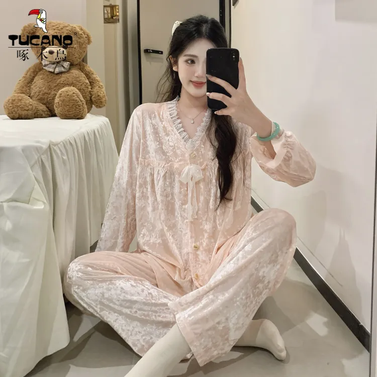 啄木鸟钻石绒睡衣女秋长袖甜美带胸垫可外穿金丝绒家居服套装蕾丝