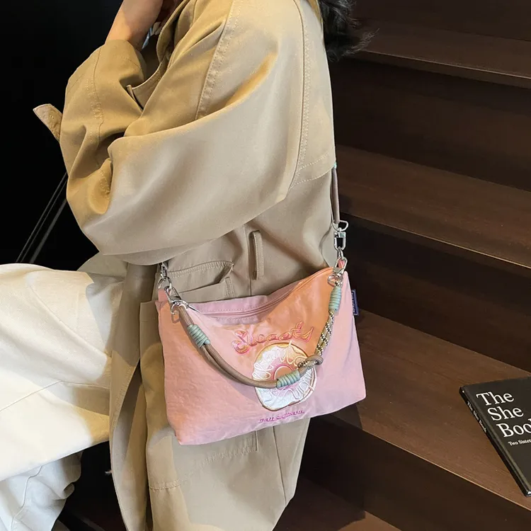 【漫威蒂尼】新款潮流刺绣斜挎包撞色单肩包休闲小包包小众