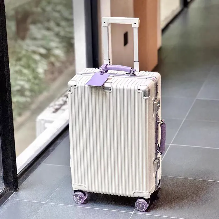 溜冰轮行李箱2025新款拉杆箱女高颜值20寸登机箱轻便旅行箱密码箱