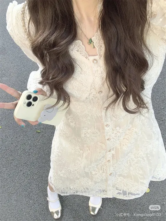 2025秋季法式甜美温柔风白色蕾丝连衣裙长袖收腰气质长裙5868甜