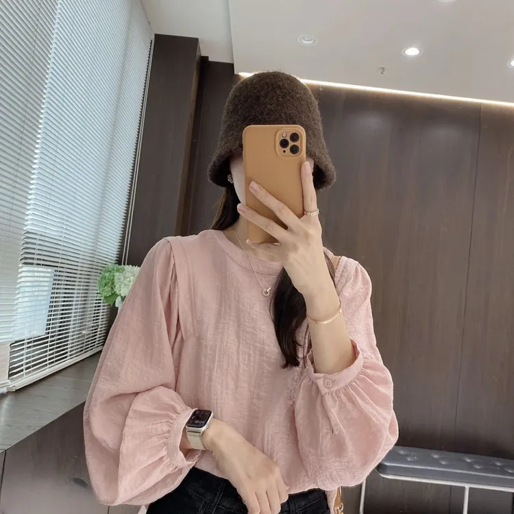 早秋复古洋气别致甜美设计感小众圆领长袖衬衫女2025时尚宽松休闲
