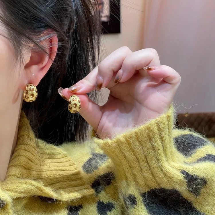 【沁汝饰品】FM735豹纹暖色耳钉设计经典时尚
