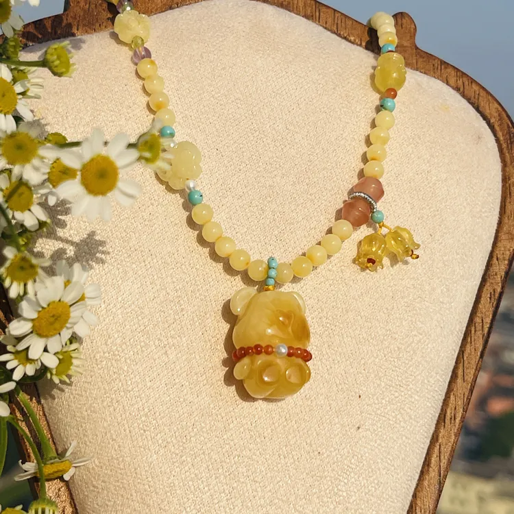 琥珀蜜蜡小熊铃兰花项链