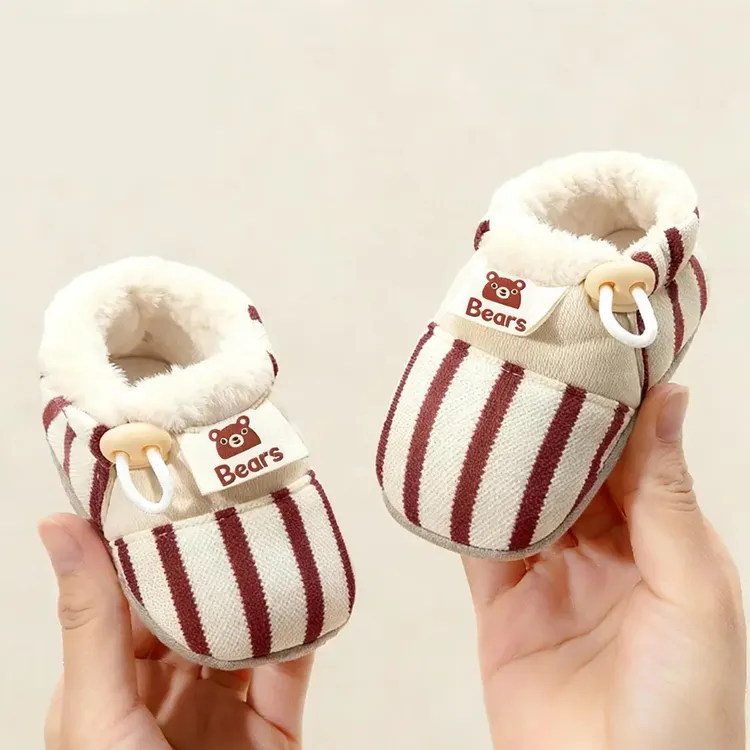 婴儿软底步前鞋3-6-9-12个月袜男女宝宝新生儿秋冬季防滑不掉鞋冬