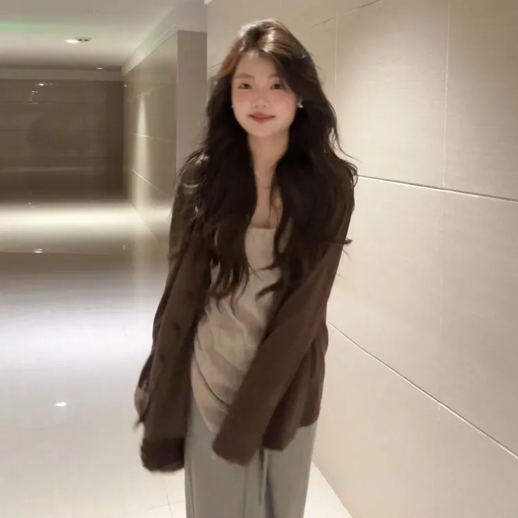 早秋薄款外搭长袖针织开衫出游服装女早秋季2025新款毛针织衫上衣