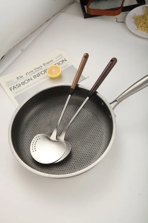 加长款优质304不锈钢蘑菇铲一体铸造胡桃木手柄家用煎铲手部防护