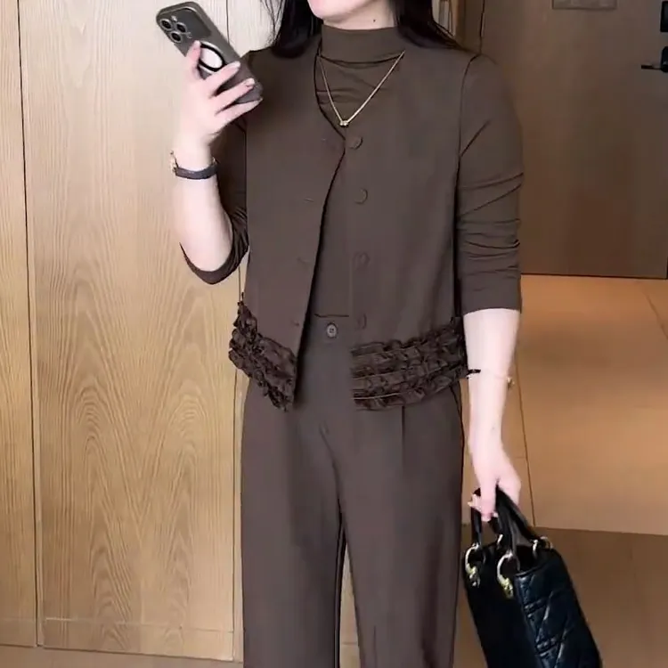 (有运费险）时尚气质减龄休闲套装早秋新款百搭显瘦马甲长袖三件套