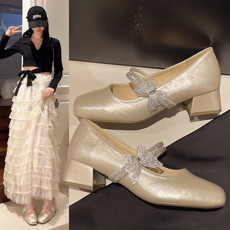 法式银色玛丽珍鞋女2025秋夏季新款配裙子晚晚小皮鞋平底绝美单鞋
