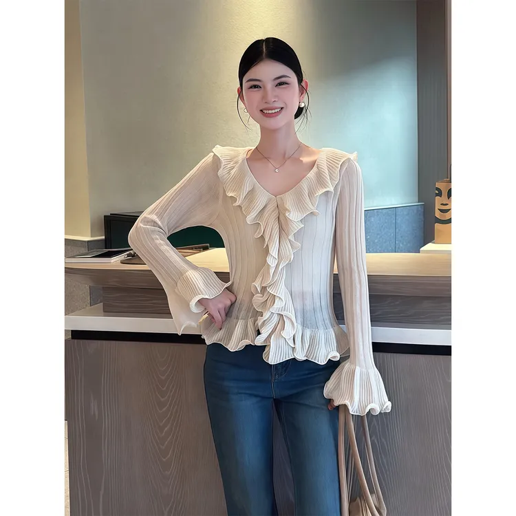 法式纯欲设计感V领荷叶边长袖上衣女秋季新款修身显瘦内搭针织衫