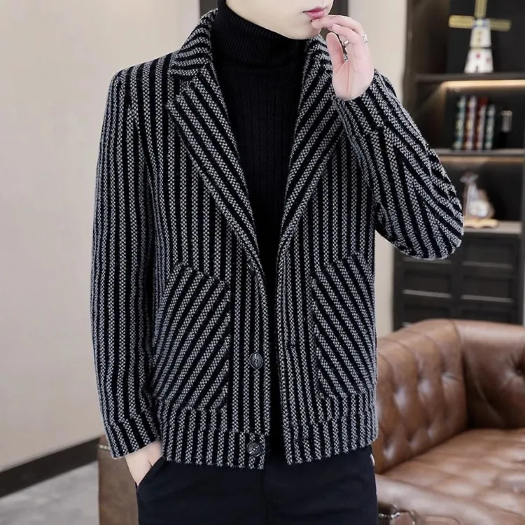 外套男冬季加厚羽绒服潮牌短款西装领大衣男款保暖鸭绒服